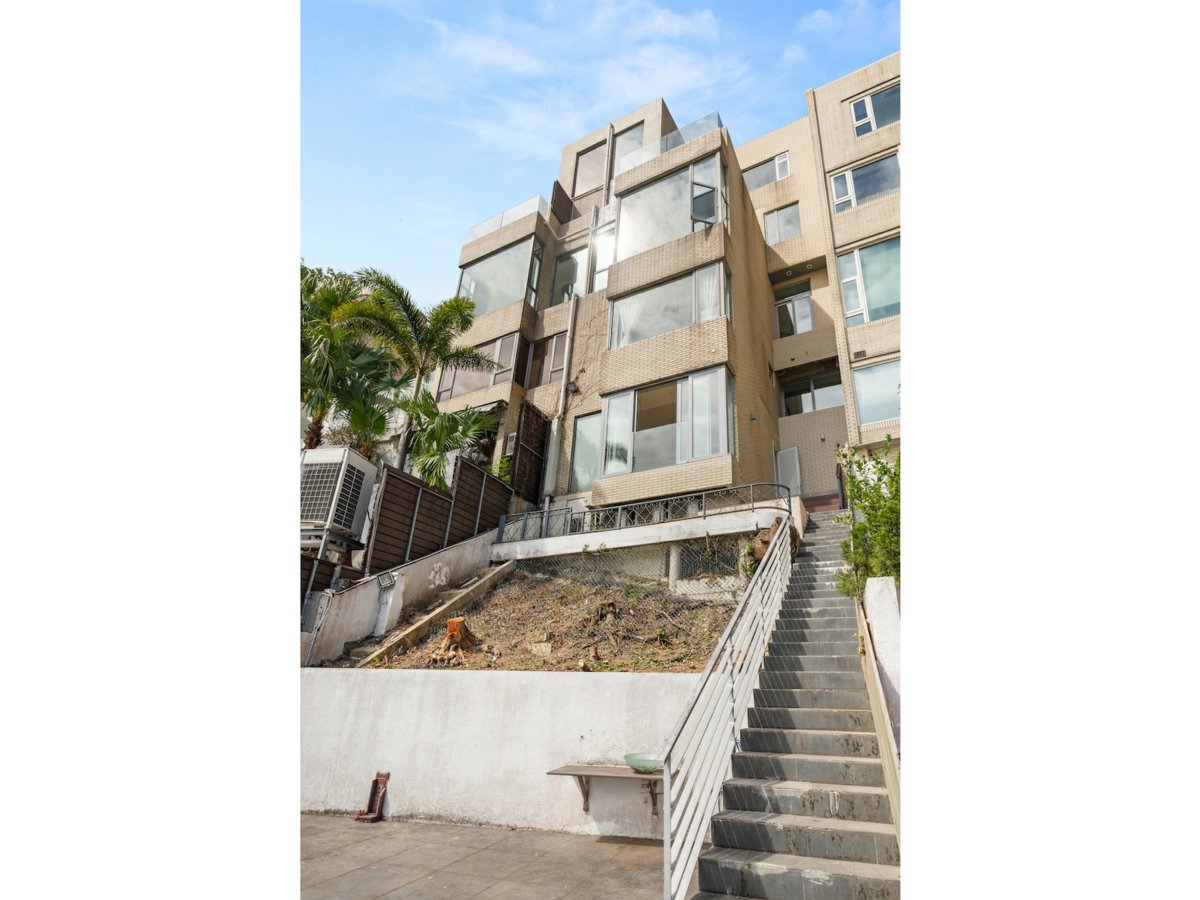 https://ap8.propertyraptor.com/hornet/src?p=/ap8_001/hornet/prp/img/0380b16ad3e2aff366b273a43e7d599c-wtm.jpg