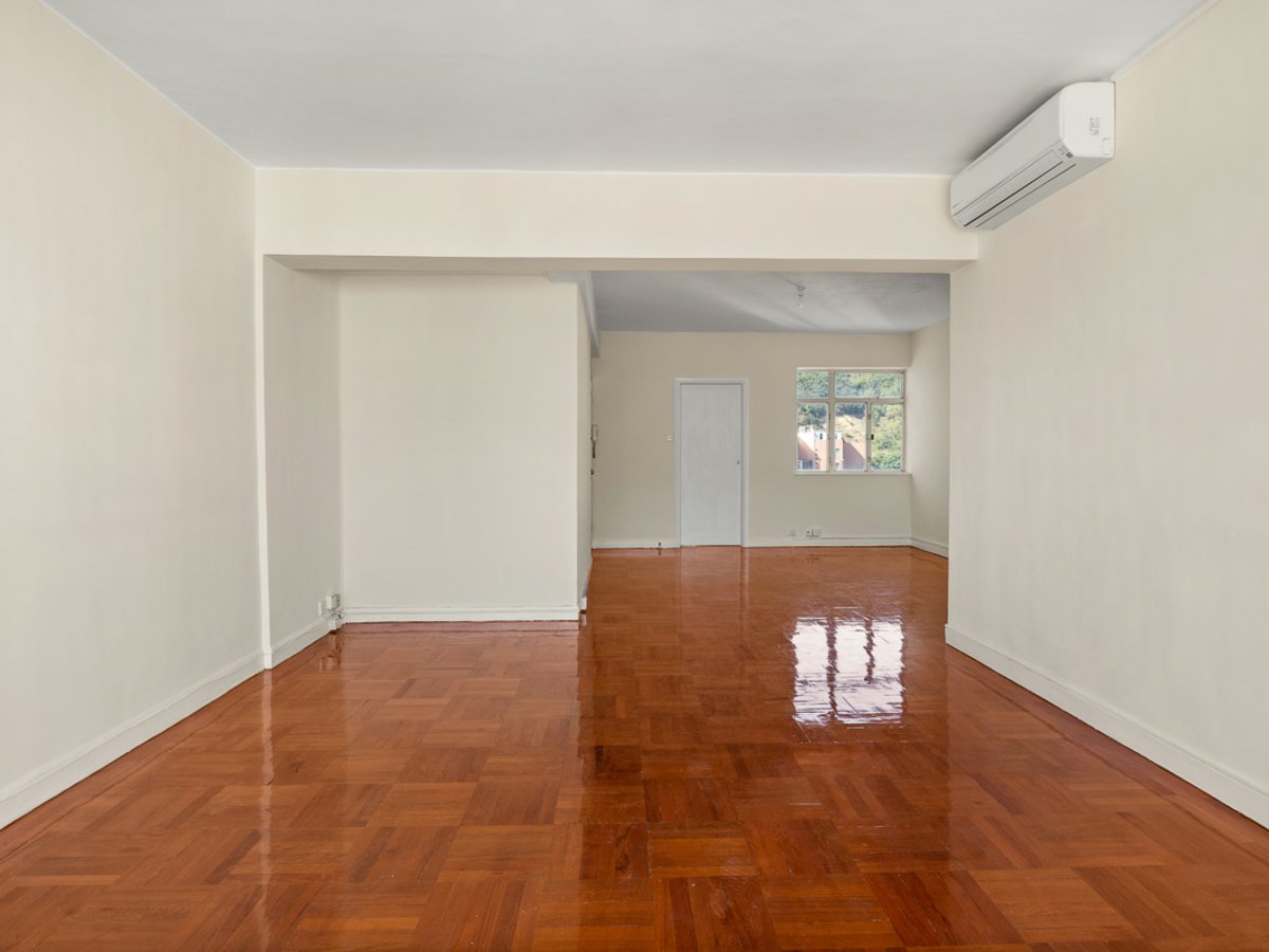 Repulse Bay Garden Blk 11