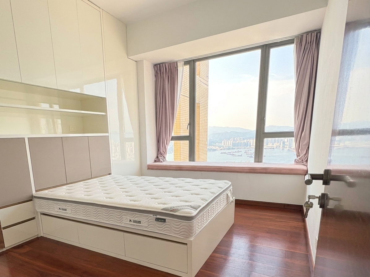 https://ap8.propertyraptor.com/hornet/src?p=/ap8_001/hornet/prp/img/1affe6826bd43ba56934011a9e24e661-wtm-enh.jpg