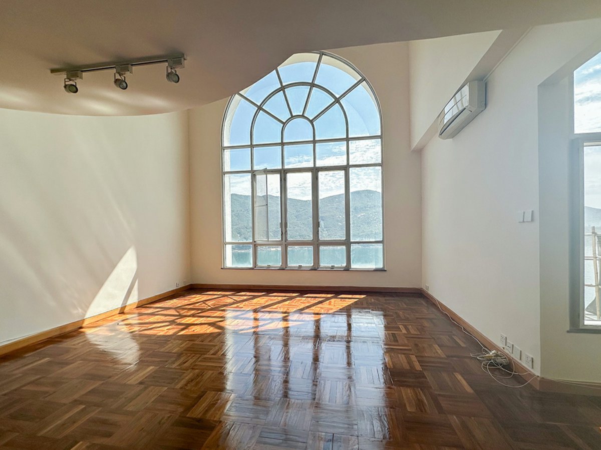 Redhill Peninsula - Cedar Drive