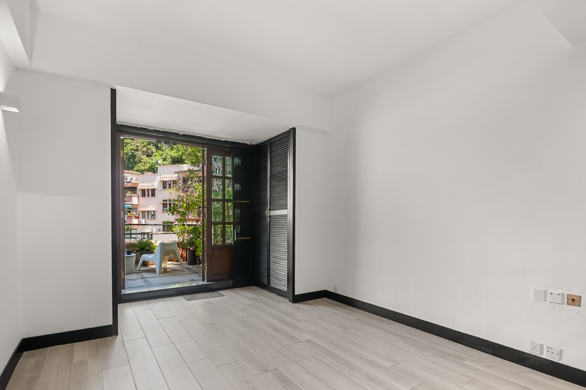 https://ap8.propertyraptor.com/hornet/src?p=/ap8_001/hornet/prp/img/3b792629785d7232d768417e9ff0f557-wtm.jpg