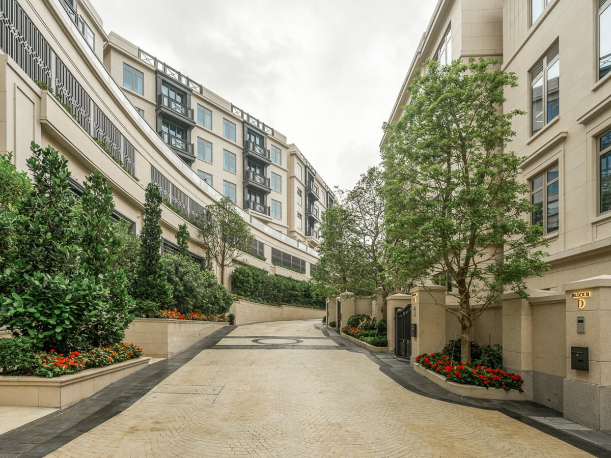 https://ap8.propertyraptor.com/hornet/src?p=/ap8_001/hornet/prp/img/40e858edeccc152f8bc1b5a91c422cac.jpg