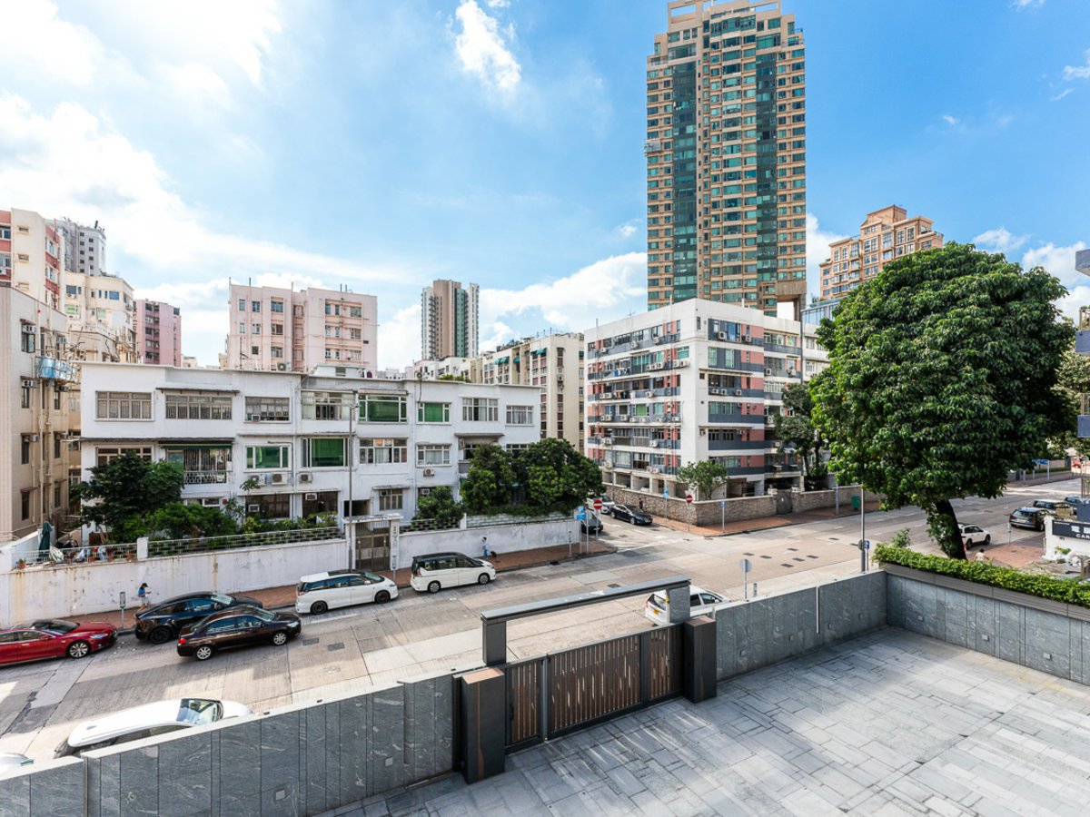https://ap8.propertyraptor.com/hornet/src?p=/ap8_001/hornet/prp/img/4c23709a5dabd0f53760035d60c1006c-wtm.jpg