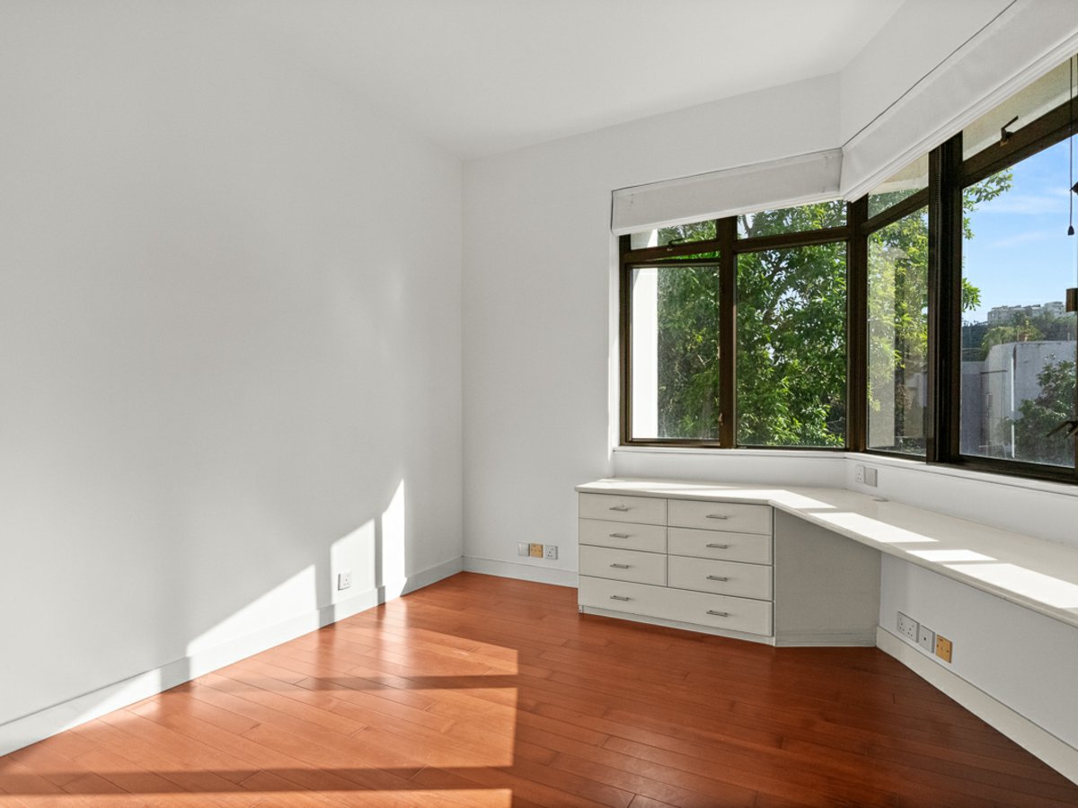 https://ap8.propertyraptor.com/hornet/src?p=/ap8_001/hornet/prp/img/56b06520700bdc7173179926db6ffa2e-wtm.jpg