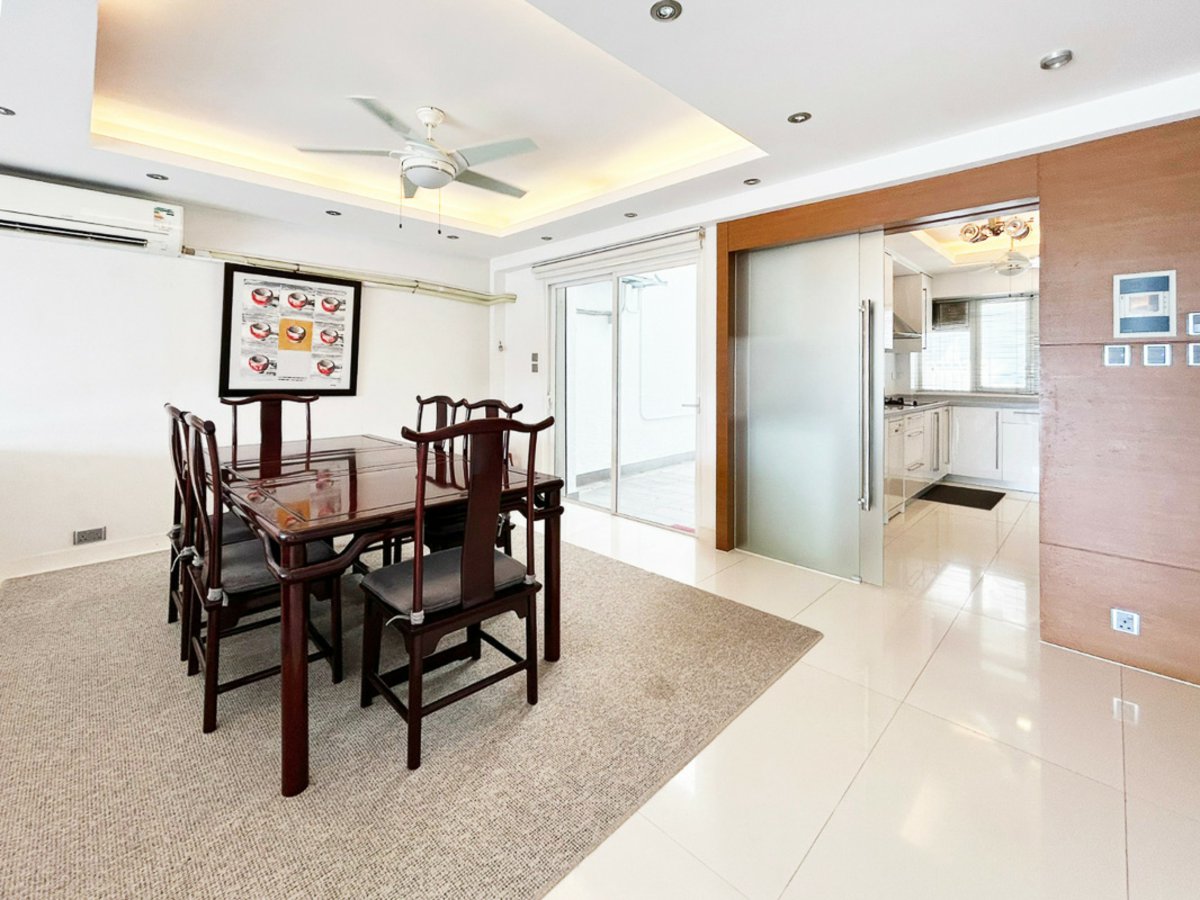 https://ap8.propertyraptor.com/hornet/src?p=/ap8_001/hornet/prp/img/59de9b509f8e6584d90df8c822b92e50.jpg