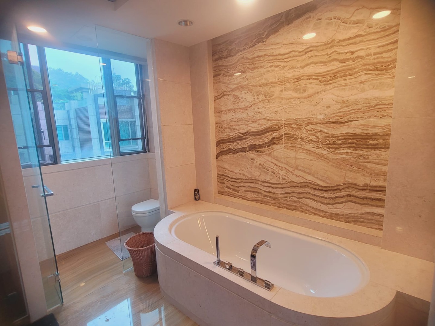 https://ap8.propertyraptor.com/hornet/src?p=/ap8_001/hornet/prp/img/5c7c24fa0b2c0f1d3488806724afc69f-wtm.jpg
