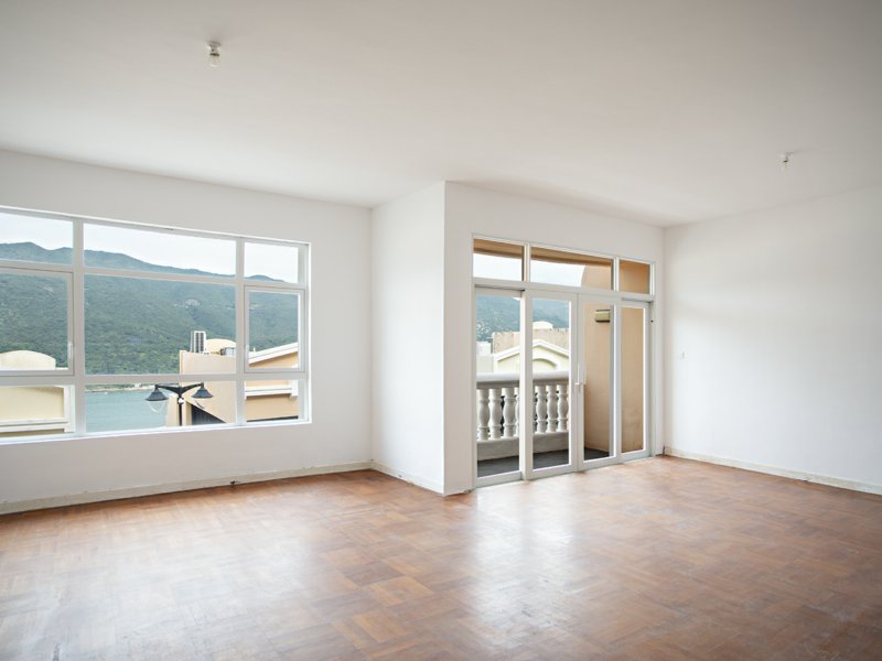 Redhill Peninsula - Palm Drive