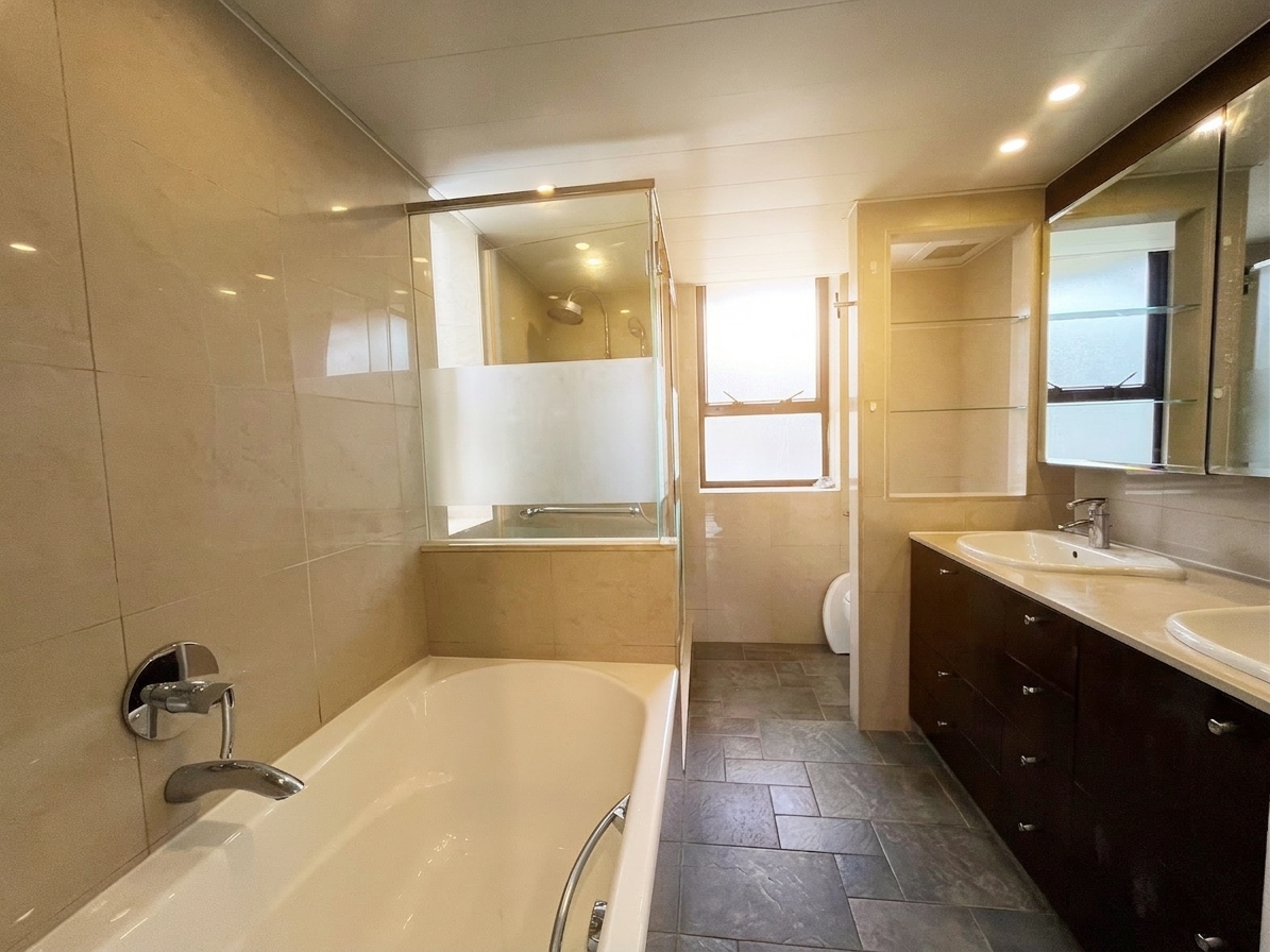 https://ap8.propertyraptor.com/hornet/src?p=/ap8_001/hornet/prp/img/6f71a08d50d79517325190ab9da8f1a8-wtm-enh.jpg