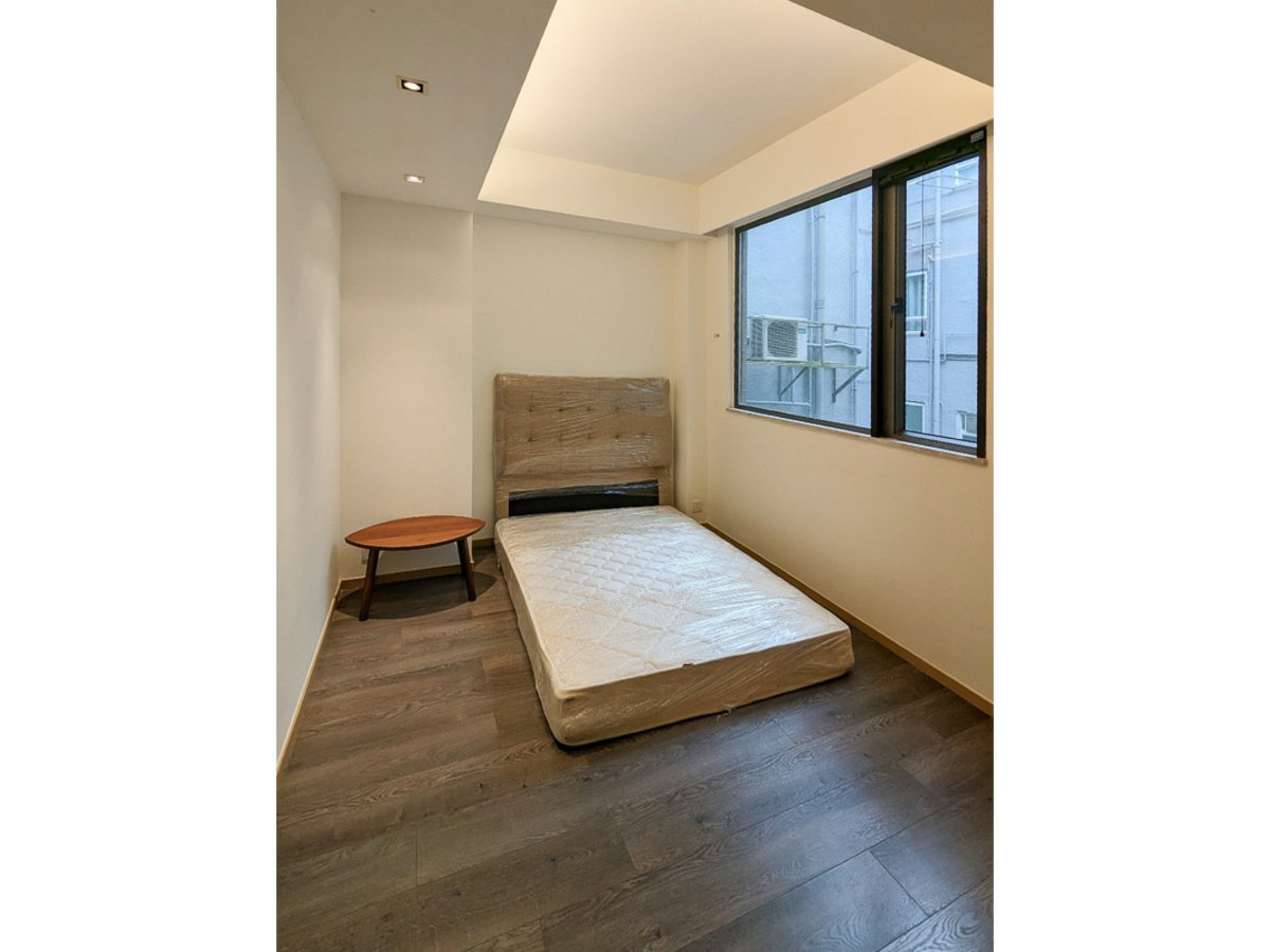 https://ap8.propertyraptor.com/hornet/src?p=/ap8_001/hornet/prp/img/885d6fd3c0c2c0d77794a884c75457fd-wtm.jpg