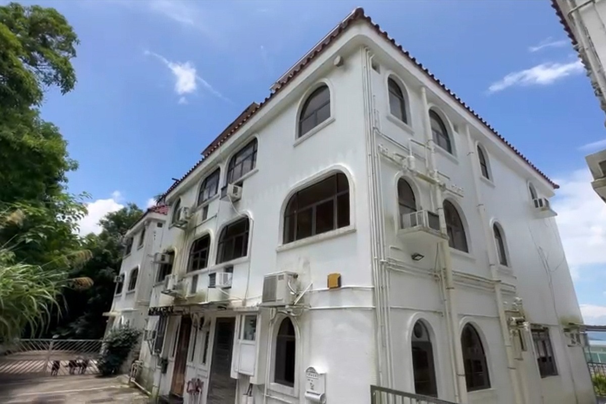 https://ap8.propertyraptor.com/hornet/src?p=/ap8_001/hornet/prp/img/8984a1180de70db523efa24173af5752-wtm.jpg