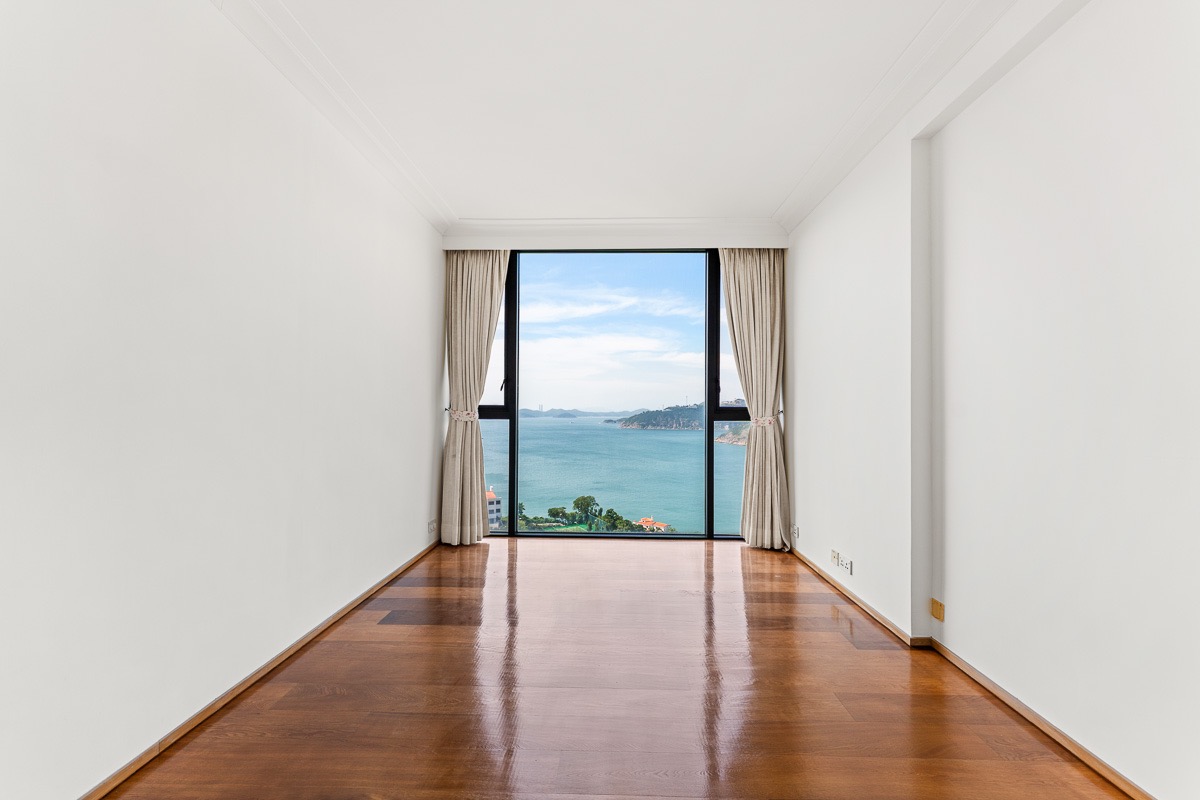 https://ap8.propertyraptor.com/hornet/src?p=/ap8_001/hornet/prp/img/8c40a280d9e632f897c7e4ecd7e87280-wtm.jpg