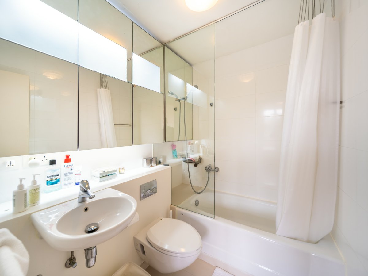 https://ap8.propertyraptor.com/hornet/src?p=/ap8_001/hornet/prp/img/8da0563198ef0df60bff32f226ba85d3.jpg