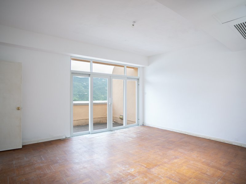 Redhill Peninsula - Palm Drive