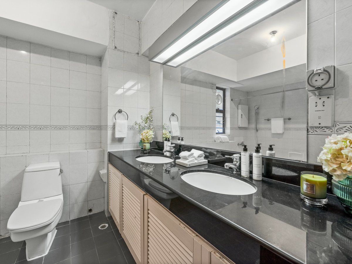 https://ap8.propertyraptor.com/hornet/src?p=/ap8_001/hornet/prp/img/9725bddbb9c823a6b68fc355778ed6f4.jpg