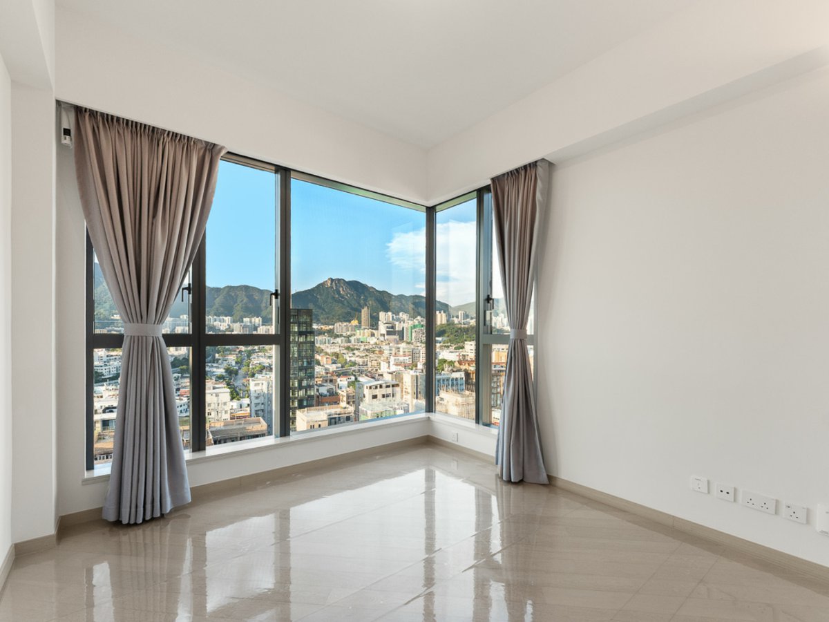 233 Prince Edward Road West