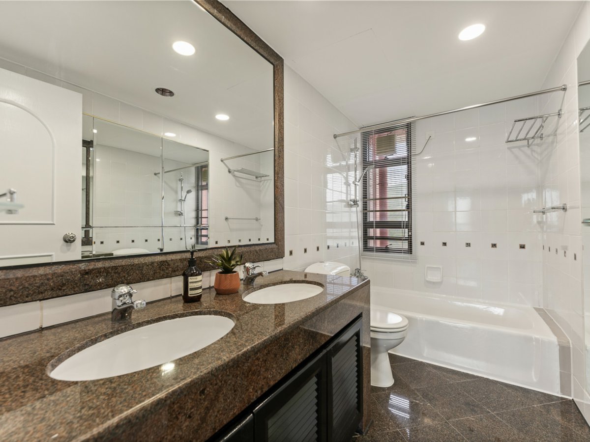 https://ap8.propertyraptor.com/hornet/src?p=/ap8_001/hornet/prp/img/a746415b6c19475dda0ea4b668fbb478.jpg