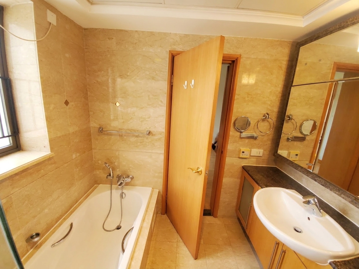 https://ap8.propertyraptor.com/hornet/src?p=/ap8_001/hornet/prp/img/a85921346ea161c8888860e2836d005f-wtm-enh.jpg