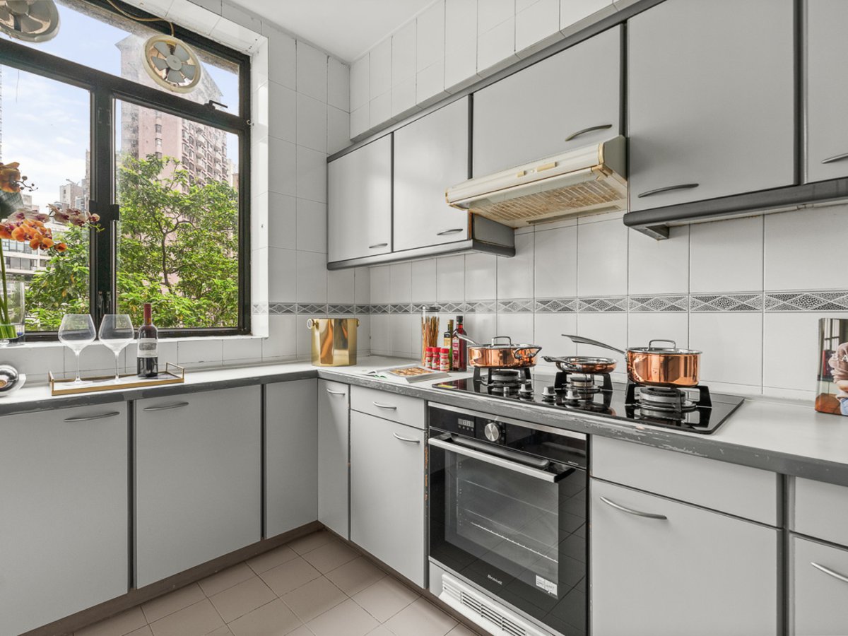 https://ap8.propertyraptor.com/hornet/src?p=/ap8_001/hornet/prp/img/b1c43ac10139d3077e74abf609dba4d9.jpg