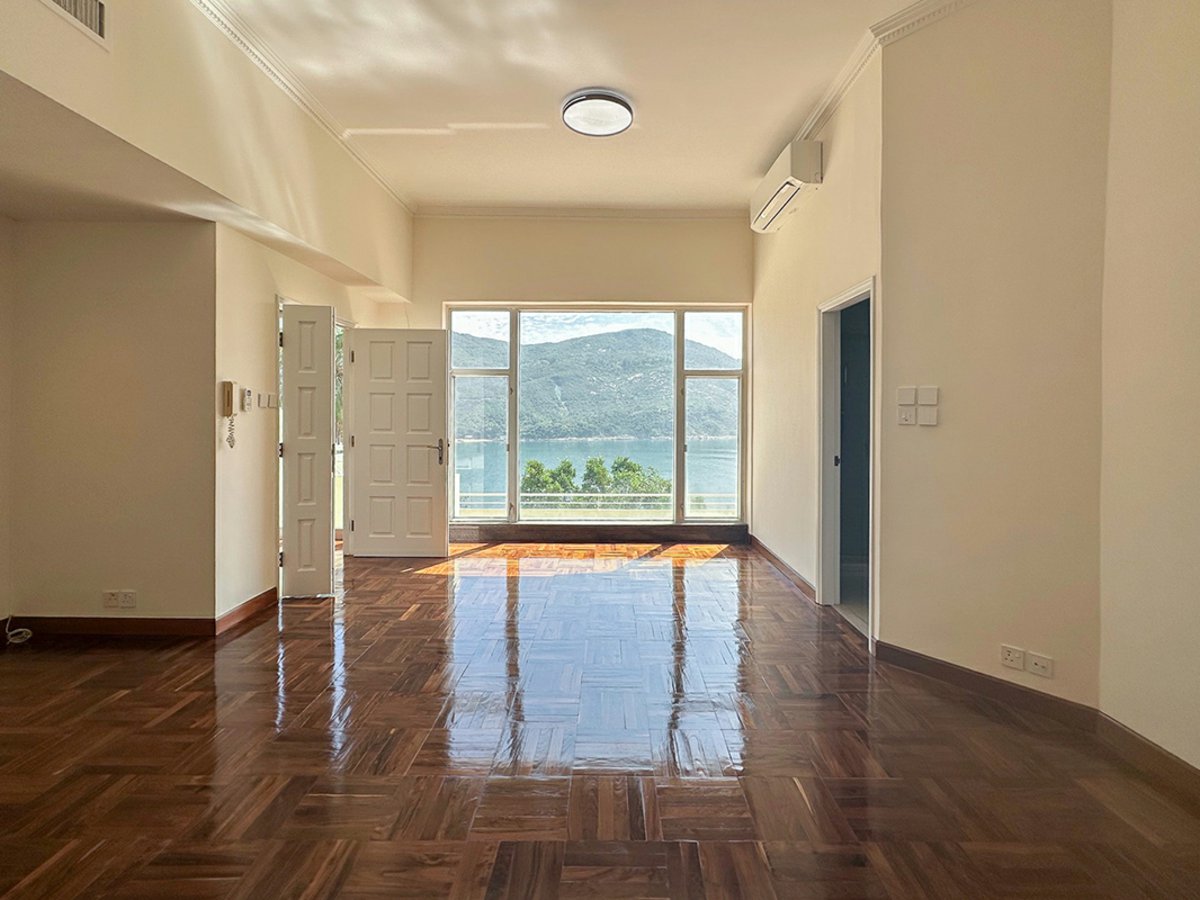 Redhill Peninsula - Cedar Drive