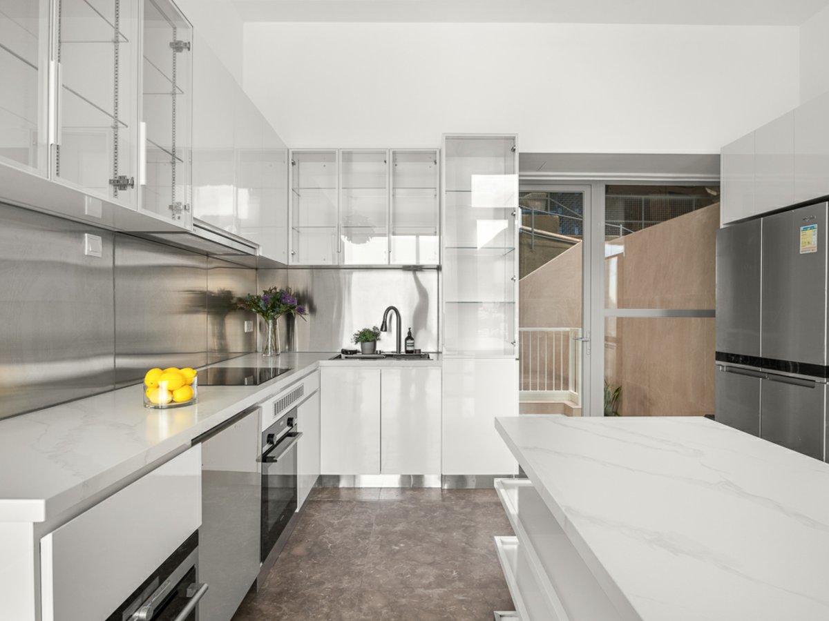 https://ap8.propertyraptor.com/hornet/src?p=/ap8_001/hornet/prp/img/c31fcdd2a6f3457ec25a0430c431251c-wtm.jpg