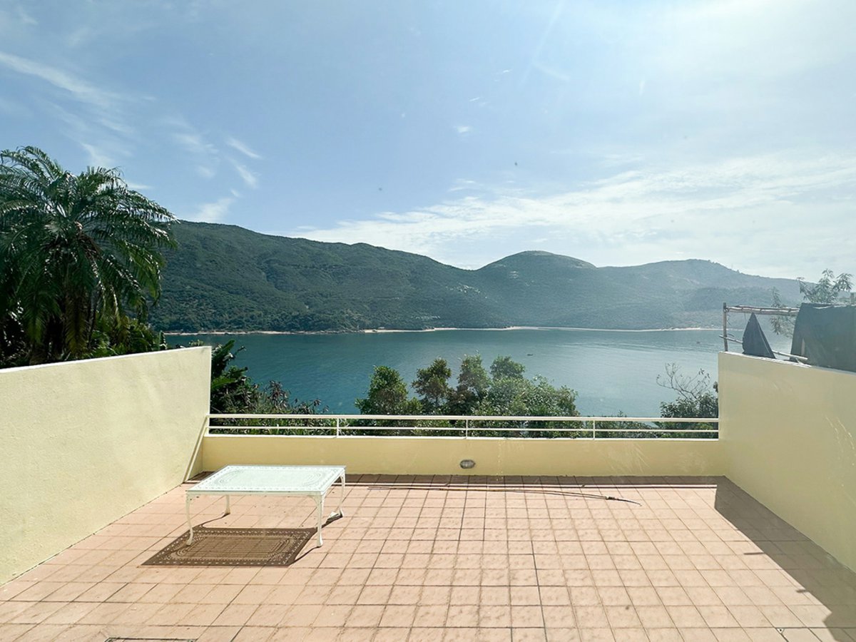 Redhill Peninsula - Cedar Drive