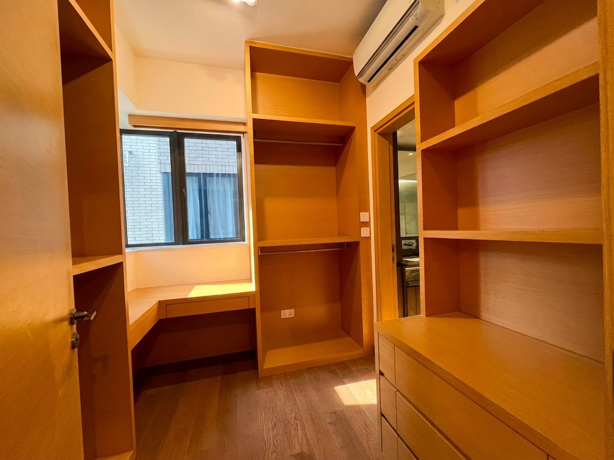 https://ap8.propertyraptor.com/hornet/src?p=/ap8_001/hornet/prp/img/df20e26628ea225bd220eb3e8e663ab0-wtm-enh.jpg