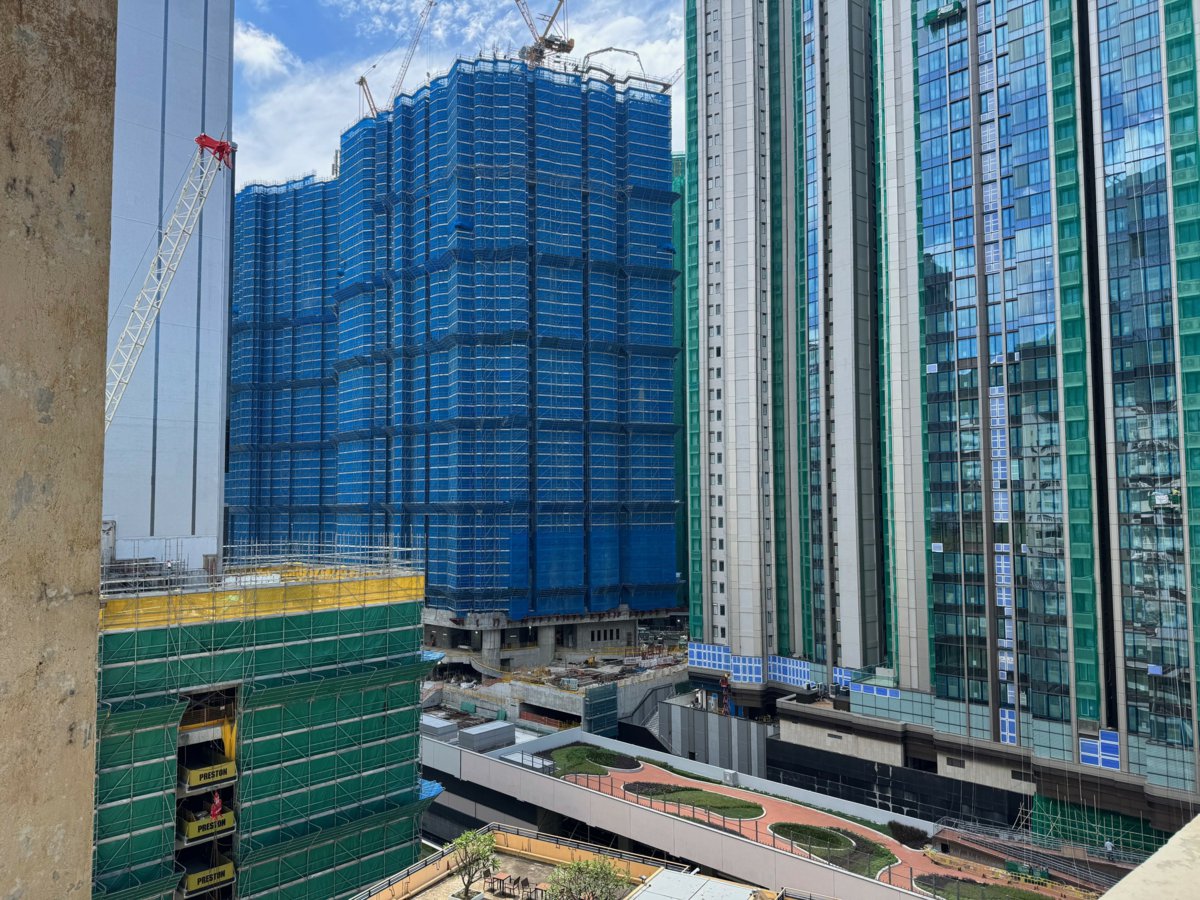 https://ap8.propertyraptor.com/hornet/src?p=/ap8_001/hornet/prp/img/e17efe6f4966d16f1484dac9a371d81e-wtm.jpg