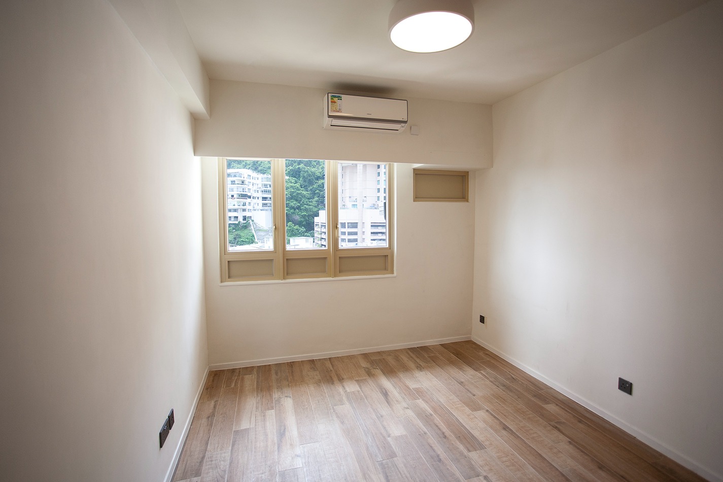 https://ap8.propertyraptor.com/hornet/src?p=/ap8_001/hornet/prp/img/e18de1d7248a49f144b11071ef7d1a60-wtm.jpg