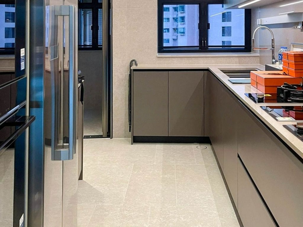 https://ap8.propertyraptor.com/hornet/src?p=/ap8_001/hornet/prp/img/ecd543b4b96406e397cff1eea291ad80-wtm.jpg