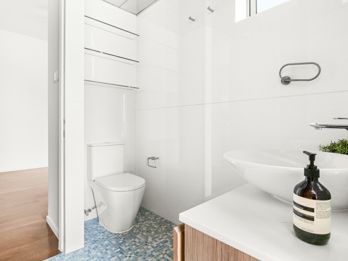 https://ap8.propertyraptor.com/hornet/src?p=/ap8_001/hornet/prp/img/ee359aa02a80cdaf1bcce6391134f1cc-wtm.jpg