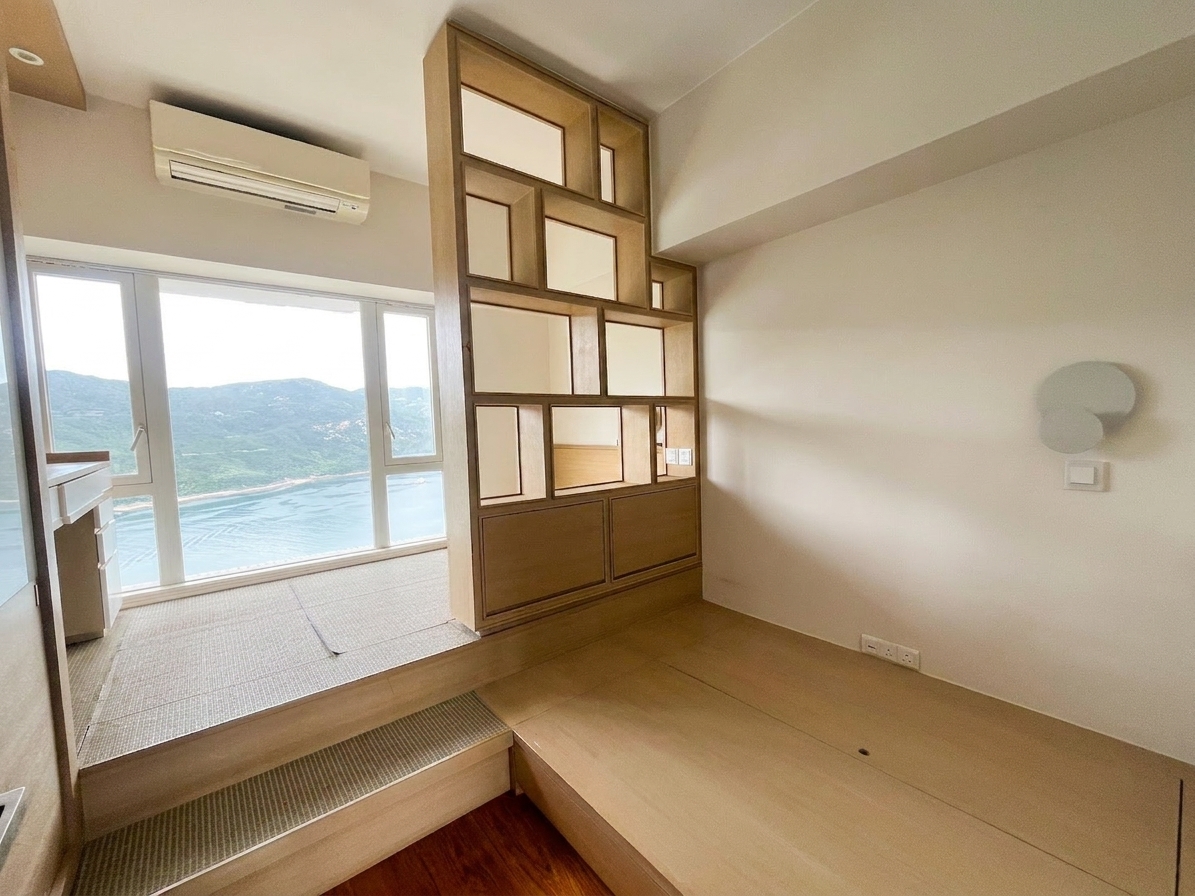 Redhill Peninsula Apartment