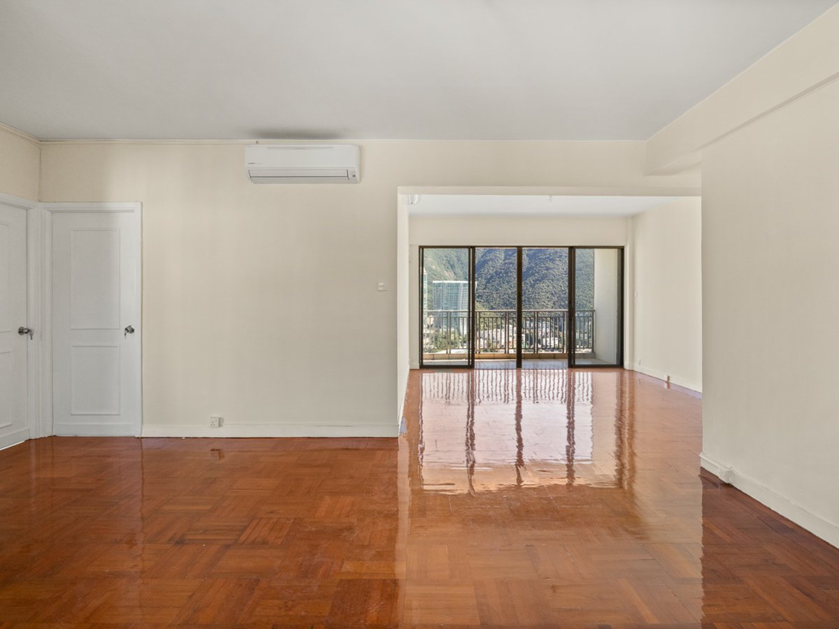 Repulse Bay Garden Blk 11