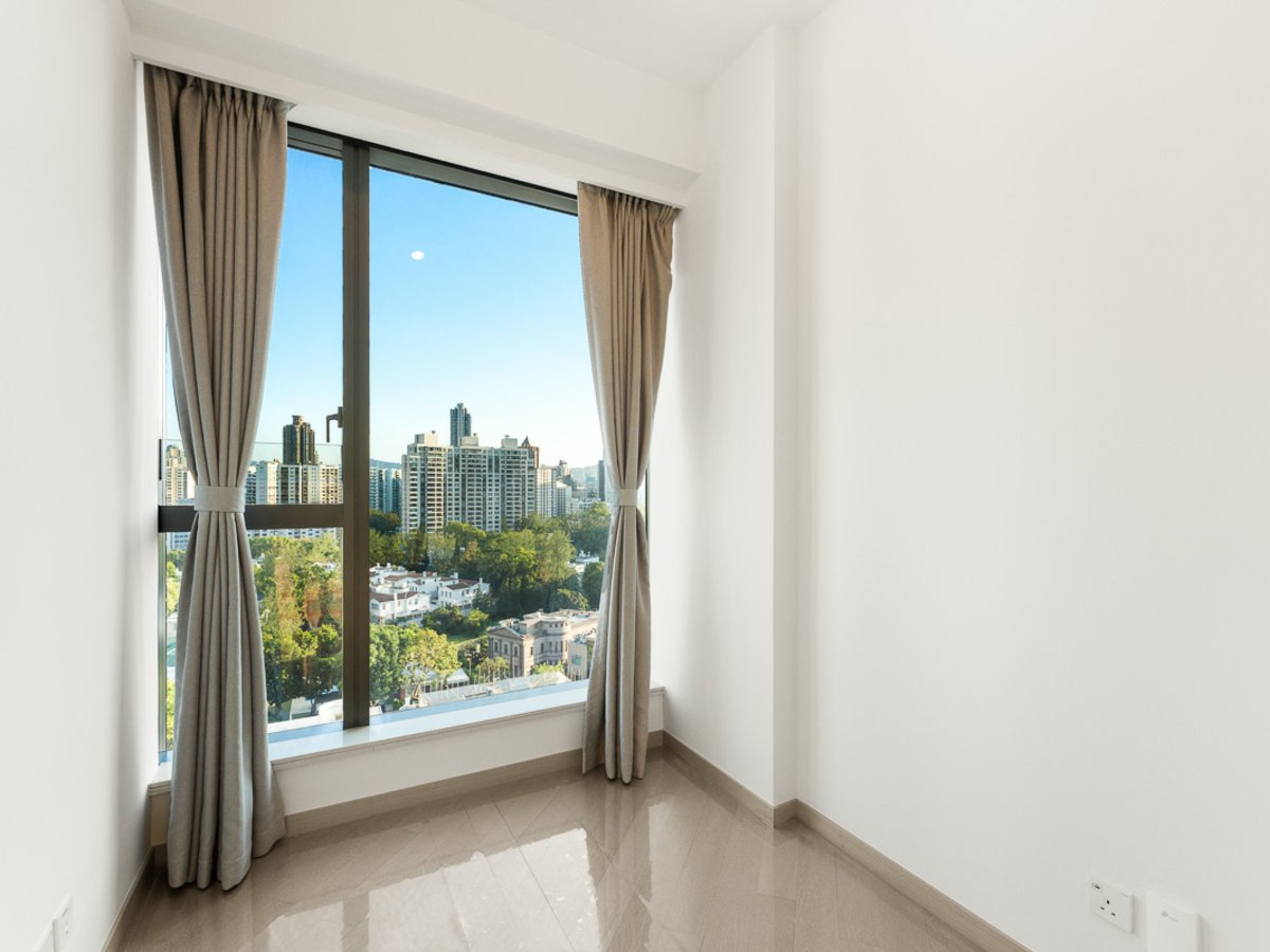 233 Prince Edward Road West