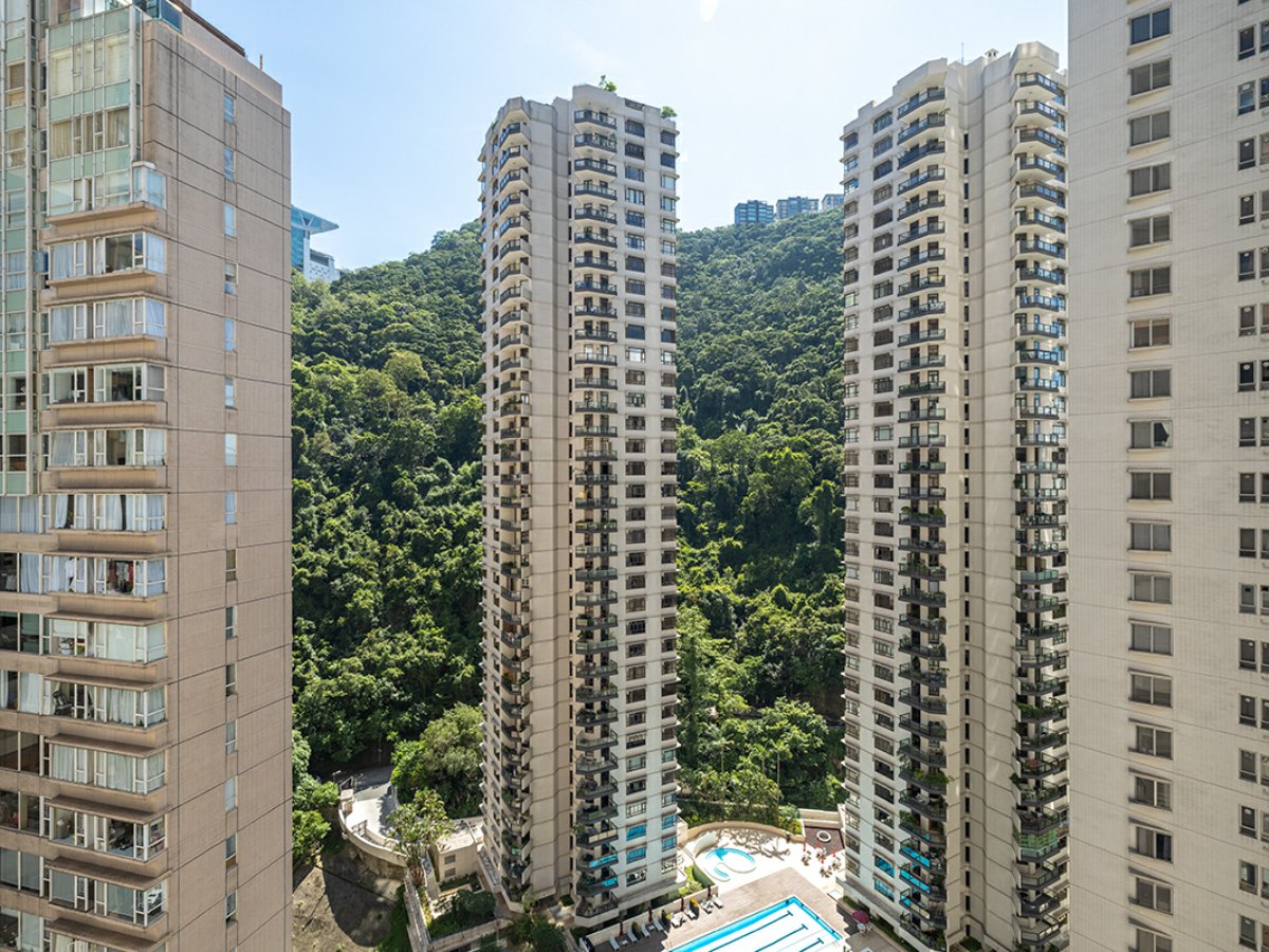 Clovelly Court